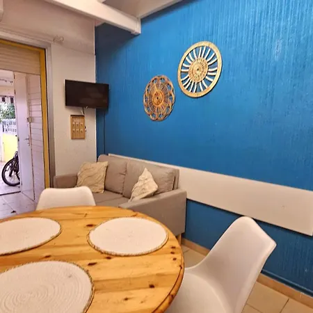 Maisonnette à 150m De La Plage, Climatisée, 6 Couchages Le Barcarès