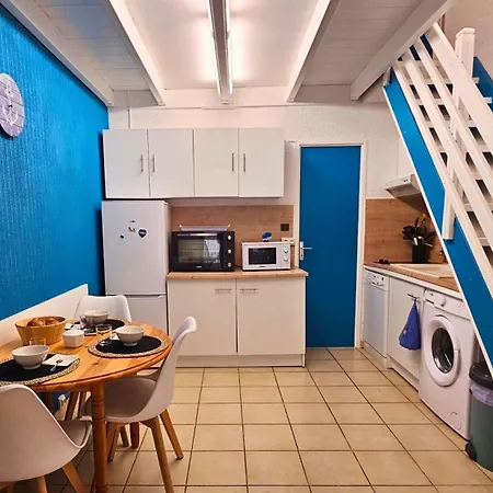Maisonnette A 150m De La Plage, Climatisee, 6 Couchages Holiday home Le Barcares
