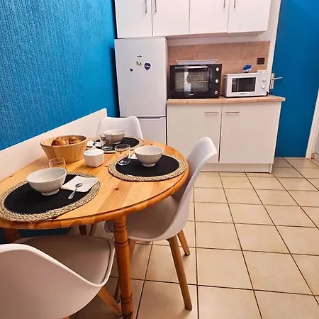 Maisonnette A 150m De La Plage, Climatisee, 6 Couchages Holiday home Le Barcares